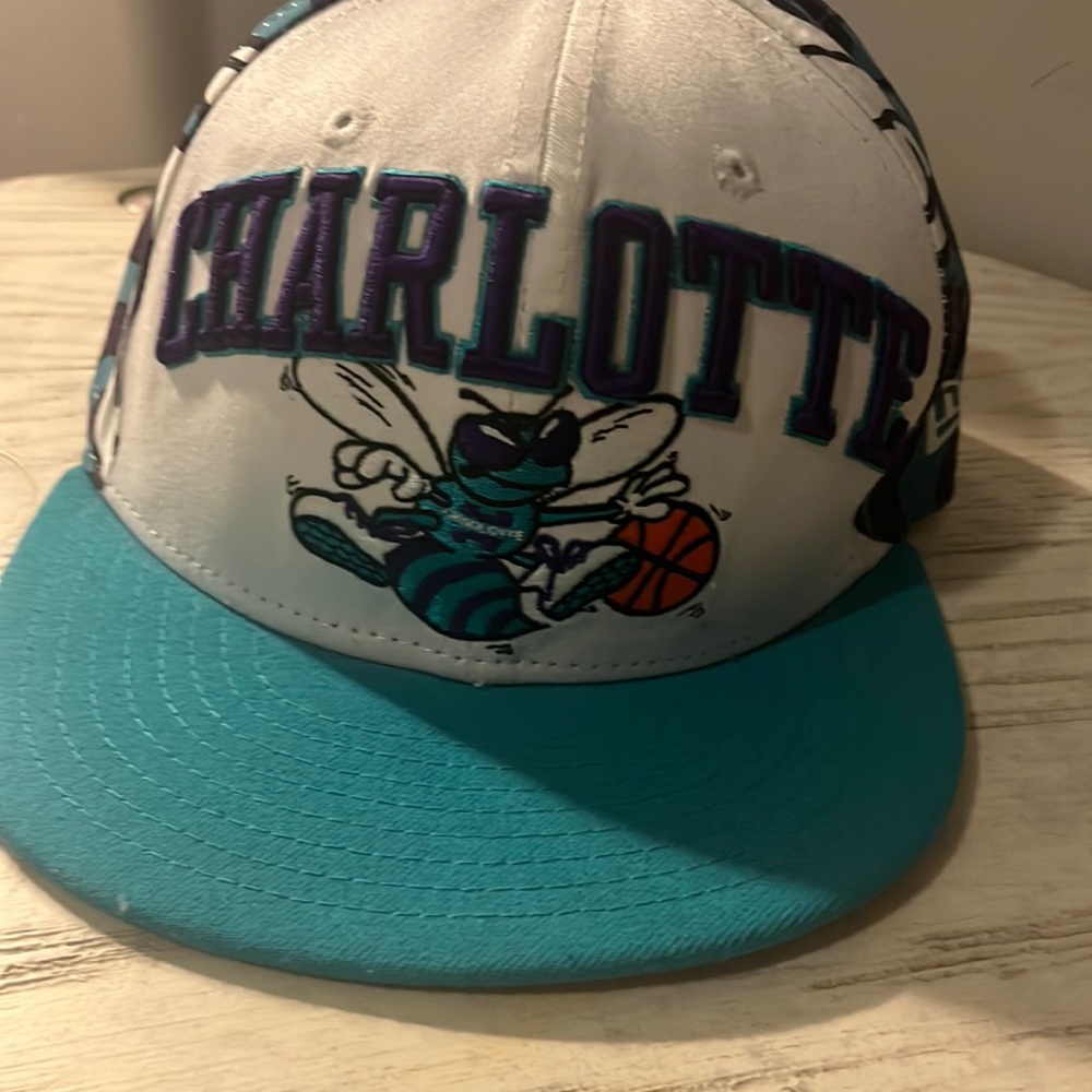 New -Hollywood Classics, Charlotte Hornets Baseball Cap Size 7 1/4